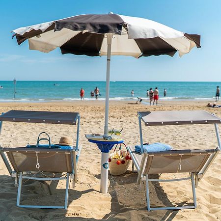 Hotel Parigi Bibione Buitenkant foto