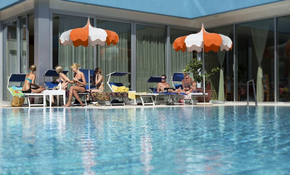 Hotel Parigi Bibione Buitenkant foto