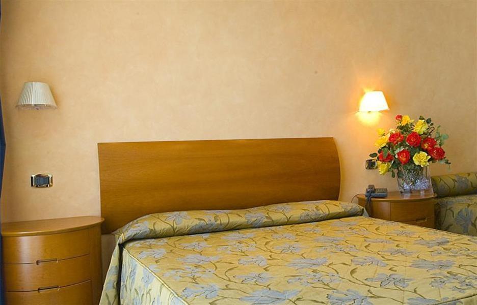 Hotel Parigi Bibione Buitenkant foto