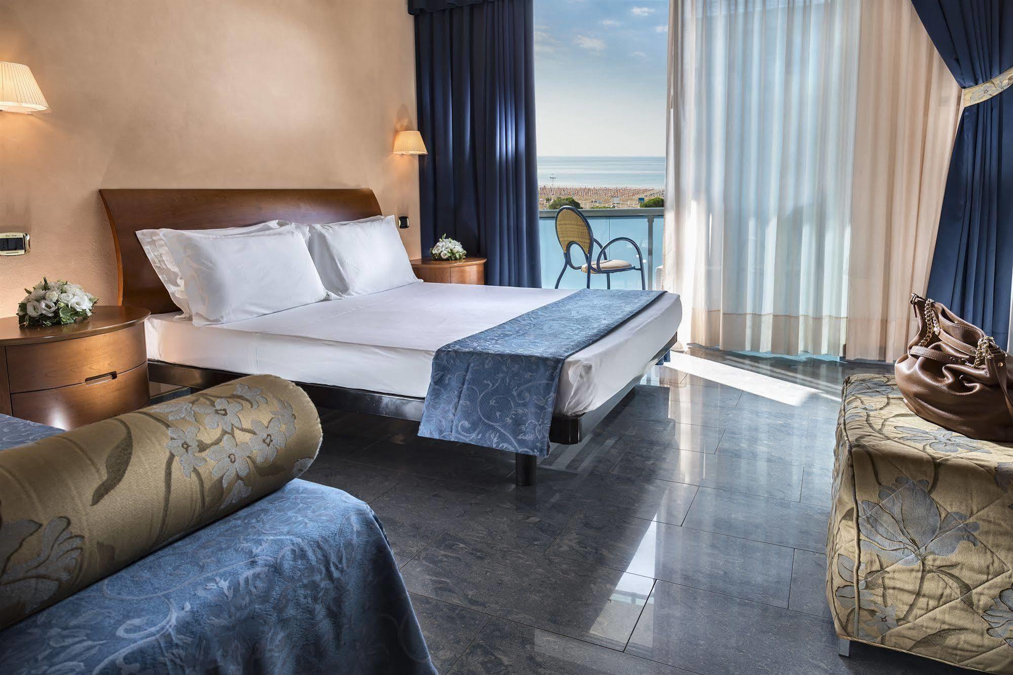 Hotel Parigi Bibione Buitenkant foto